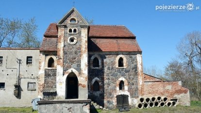 „Średniowieczny” spichlerz w Dziadkowie