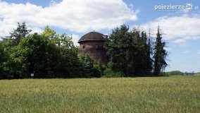 XIX-wieczny wiatrak w Bracholinie