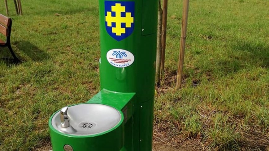 Źródełka wody pitnej na Promenadzie Niepodległości w Słupcy