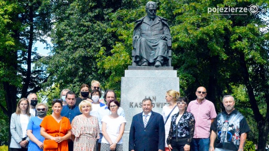 Upamiętnili 94. rocznicę śmierci Jana Kasprowicza