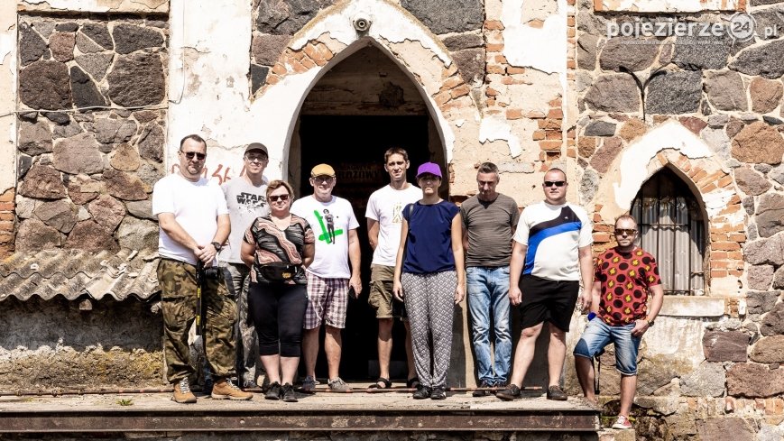 Fundacyjnie, historycznie, piknikowo 