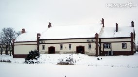 Aleja Turzyńska i dwór z muzeum