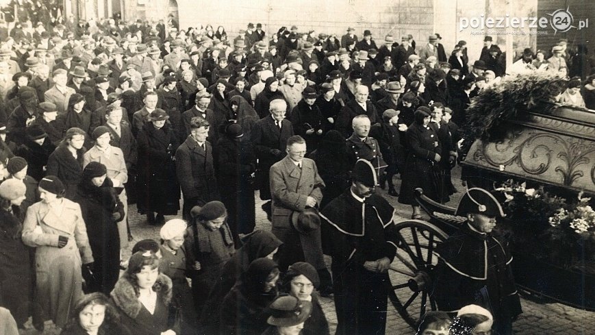 „Przystanek Cmentarz” – wystawa plenerowa