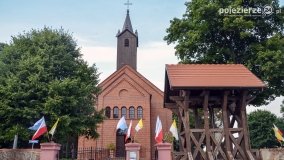 Kościół z ogrodem plebańskim w Szczepanowie