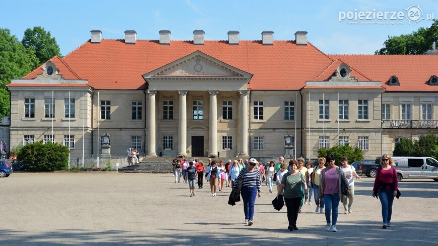 PTTK Wągrowiec zachwycony pałacem w Czerniejewie!