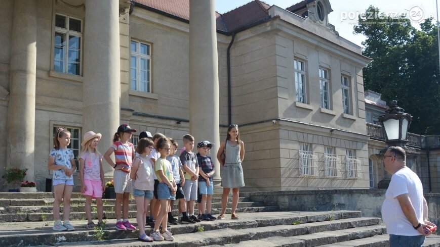 Duchy i skarby, czyli pierwszoklasiści poznali pałac Czerniejewo