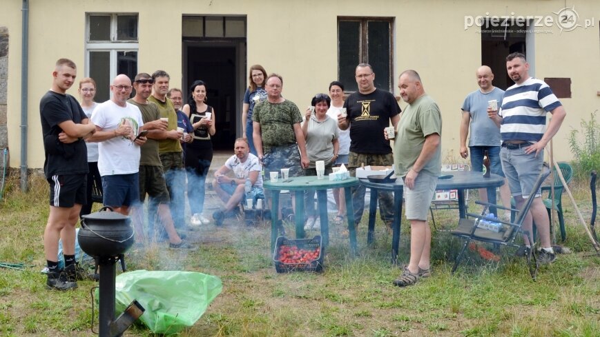 Biesiadą przy ognisku Fundacja Historyczna powitała wakacje!