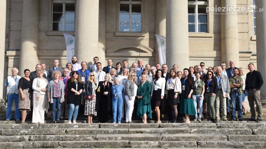 Wielki sukces konferencji „Ziemiaństwo – polska tożsamość, dwór – polska tradycja” w Czerniejewie!