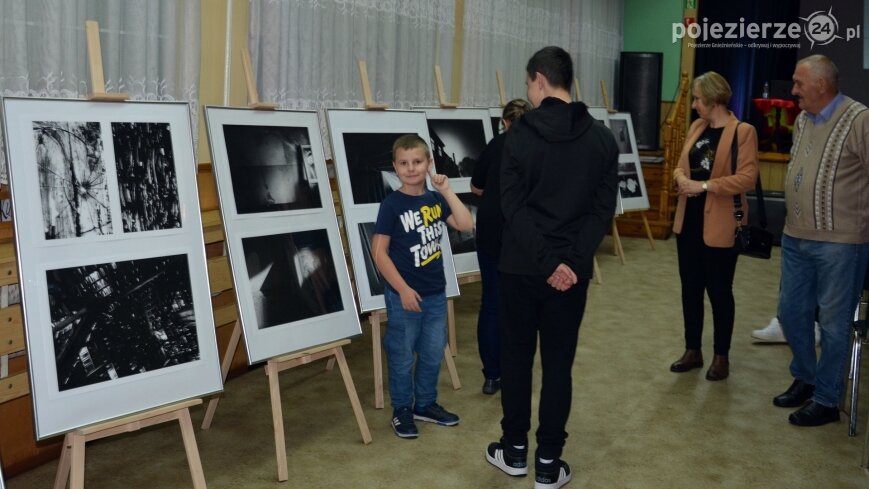 „Ślady” – niezwykła wystawa fotograficzna w ośrodku kultury w Rogowie