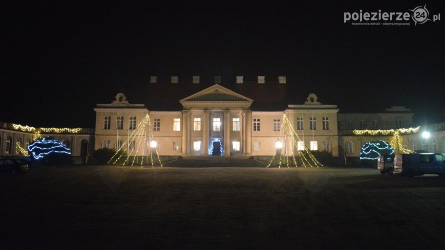 „Świąteczna podróż w czasie” w czerniejewskim pałacu!