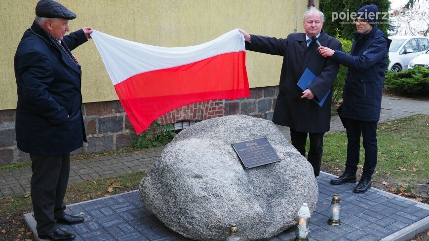 Pamiątkowa tablica w Goślinowie na cześć powołania NSZZ Solidarność Rolników Indywidualnych