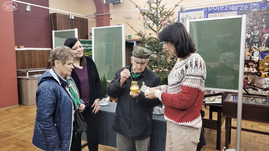 Betlejemskie Światło Pokoju w murach szubińskiego Muzeum