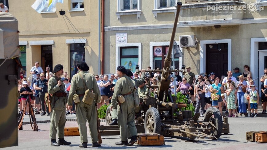 Historia wkroczyła na rynek i wyspę w Łabiszynie