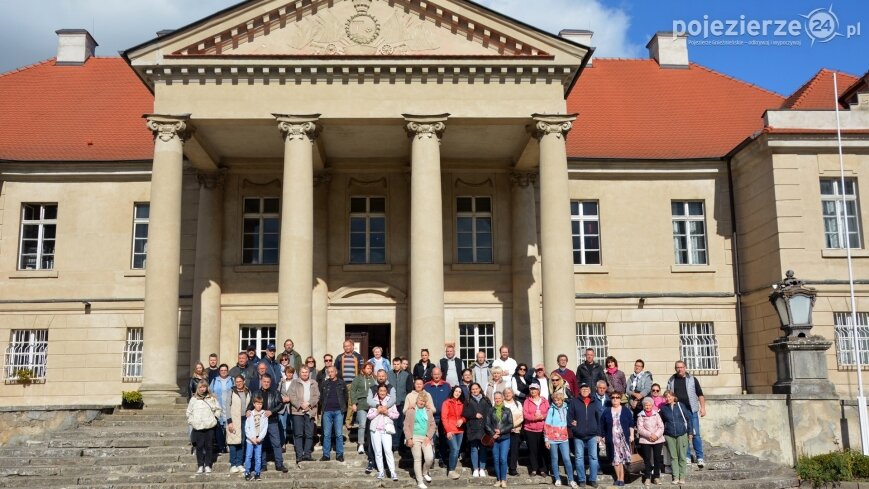 Wrześniowy spacer po pałacu w Czerniejewie