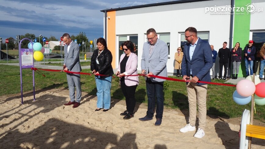 Nowy plac zabaw powstał przy Zespole Szkół Podstawowych w Jankowie Dolnym