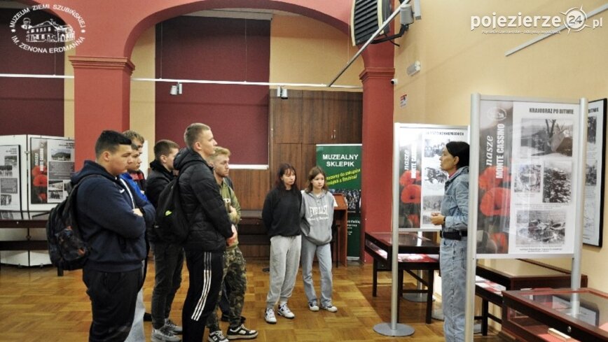 Uczniowie „Chroboczka” na wystawie w szubińskim muzeum