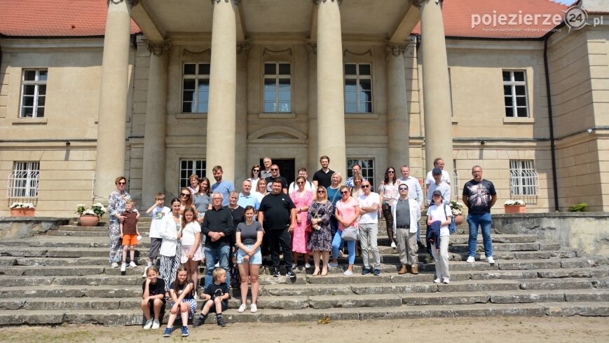 W Dniu Dziecka zwiedzali pałac w Czerniejewie