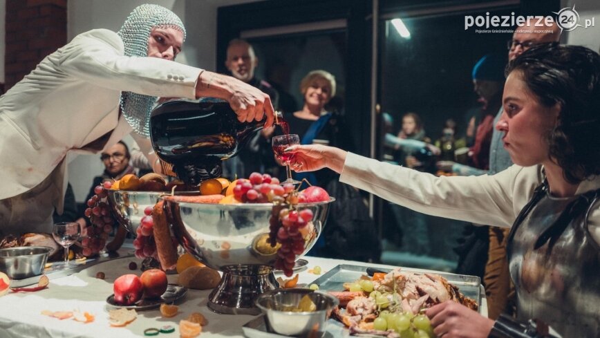 „A Feast” – performans Barbary Gryki i Macieja Kryńskiego 