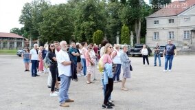Czerniejewska rezydencja w sierpniowym słońcu