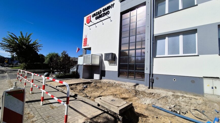 Urząd Gminy Gniezno rozbudowuje parking z myślą o interesantach