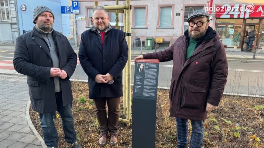 Skwer im. Sławomira Kuczkowskiego u zbiegu ulic Łubieńskiego i Mieszka I 