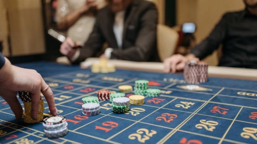 Ruletka live online – zasady gry, rodzaje stołów i praktyczne porady