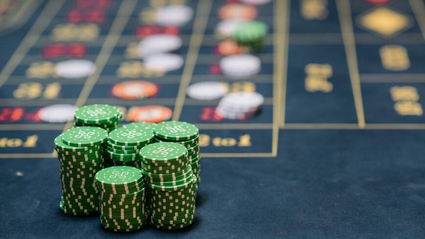Rośnie presja graczy i firm na reformę systemu monopolu hazardowego w Polsce