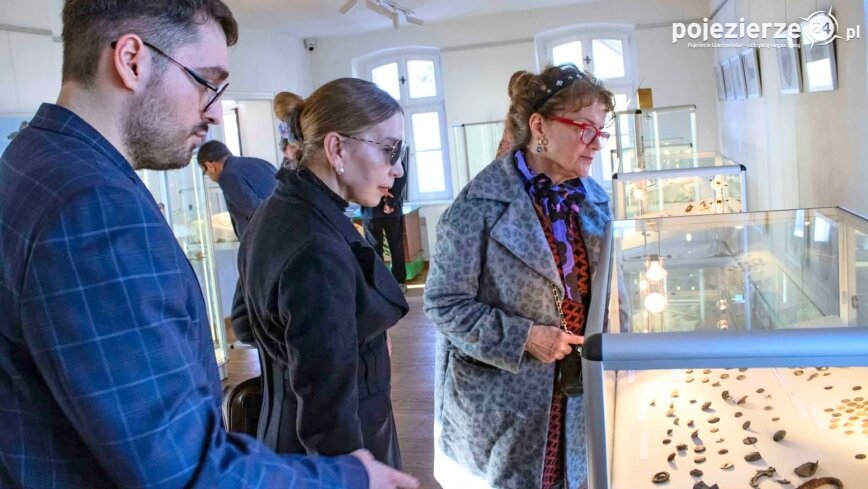 „Okruchy przeszłości” - wyjątkowa wystawa w Domu Rodziny Jana Kasprowicza w Szymborzu