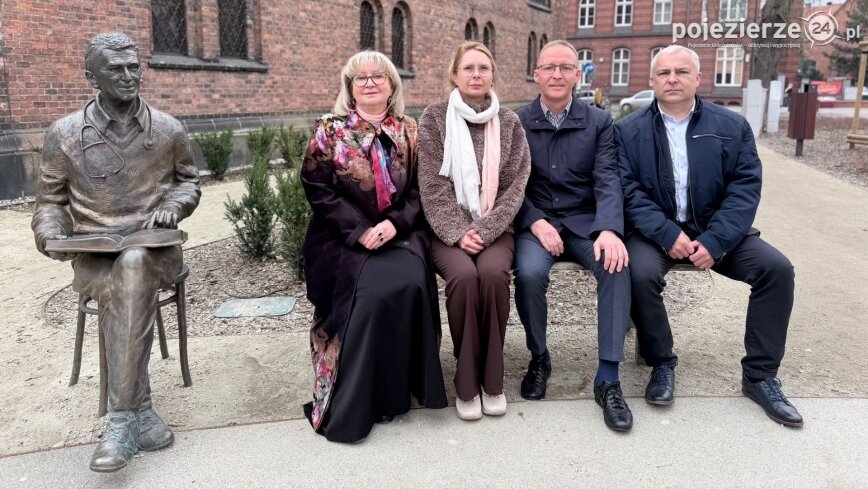 Żywy pomnik dla Doktora - prozdrowotne wydarzenie na skwerze dra Mariana Fludra