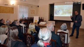 Na fyrtlu w Łopiennie, czyli wypełniona wspomnieniami opowieść o sekretach gminy Mieleszyn