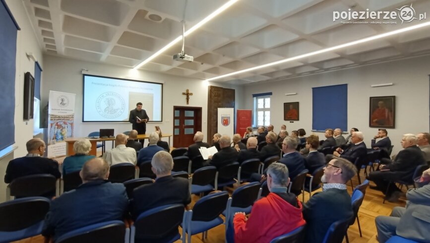 Promocja książki i nowej serii wydawniczej Archiwum Archidiecezjalnego w Gnieźnie