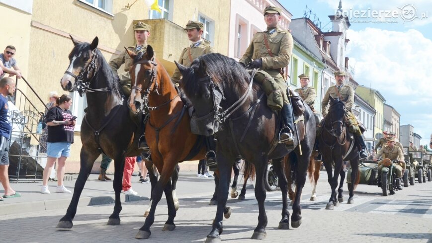 Łabiszyńskie Spotkania z Historią z pokazem szabli, koni i ułanów