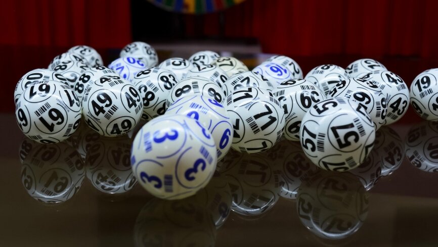 Zdrapka, kupon bingo, runda w kilka sekund – co w nich wciąga?