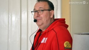 W listopadowej aurze zwiedzali pałac Czerniejewo - zdjęcie 19