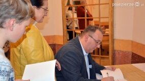 „Raport Habera” – fantastyczna premiera książki w zjawiskowym pałacu! - zdjęcie 72