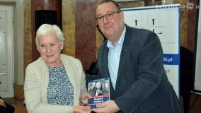 „Raport Habera” – fantastyczna premiera książki w zjawiskowym pałacu! - zdjęcie 59