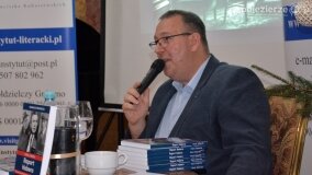 „Raport Habera” – fantastyczna premiera książki w zjawiskowym pałacu! - zdjęcie 47