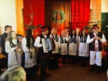 Kolędowanie z zespołem „Modraki” z Kaszub w Pałacu w Zdziechowie - zdjęcie 13
