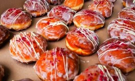 Tłusty Czwartek w Gminie Gniezno po raz kolejny przyciągnął miłośników wyjątkowych, domowych pączków - zdjęcie 11