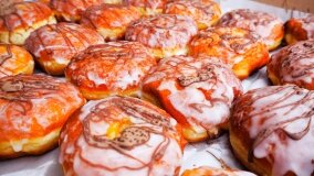 Tłusty Czwartek w Gminie Gniezno po raz kolejny przyciągnął miłośników wyjątkowych, domowych pączków - zdjęcie 2