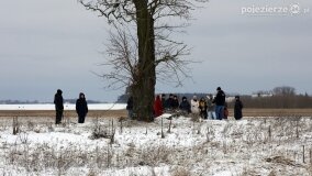 Poznali tajemnice Głębokiego... Niezwykła wędrówka w zimowej aurze - zdjęcie 24