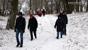 Poznali tajemnice Głębokiego... Niezwykła wędrówka w zimowej aurze - zdjęcie 9