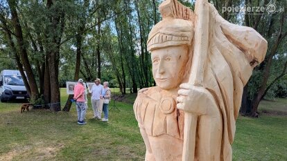 Św. Florian i Józefina z kurami to efekt Pleneru Artystycznego w Barcinie