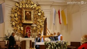 Rzesze wiernych na odpuście w Sanktuarium Maryjnym w Dąbrówce Kościelnej - zdjęcie 33