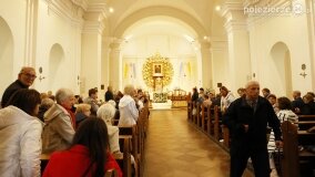 Rzesze wiernych na odpuście w Sanktuarium Maryjnym w Dąbrówce Kościelnej - zdjęcie 28