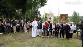 Rzesze wiernych na odpuście w Sanktuarium Maryjnym w Dąbrówce Kościelnej - zdjęcie 21