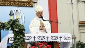 Rzesze wiernych na odpuście w Sanktuarium Maryjnym w Dąbrówce Kościelnej - zdjęcie 18