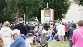 Rzesze wiernych na odpuście w Sanktuarium Maryjnym w Dąbrówce Kościelnej - zdjęcie 3