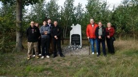 Fundacja Historyczna oddała hołd ofiarom niemieckiej zbrodni w szpitalu „Dziekanka” - zdjęcie 10