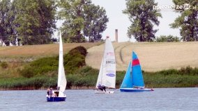 Pod żaglami na Jeziorze Kłeckim - zdjęcie 13